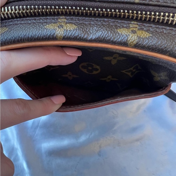 Louis Vuitton Danube Monogram Bag - Picture 11 of 13